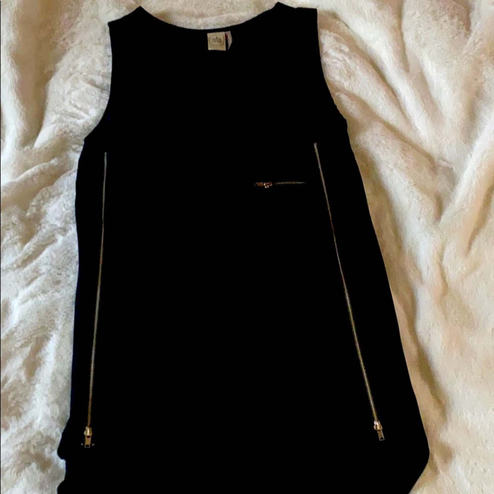 Sleeveless blouse